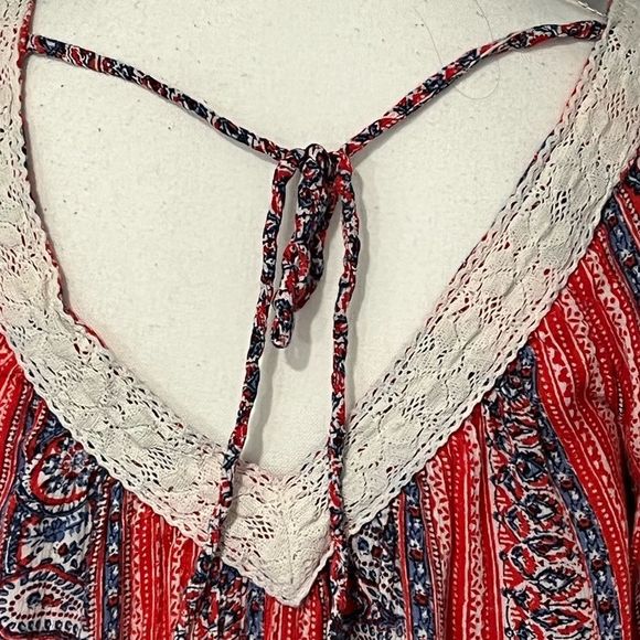 Hollister size L cold shoulder gauzy top with double v-neck & bell sleeves EUC - Picture 10 of 14